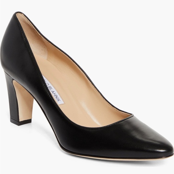 MANOLO BLAHNIK
Skiotto smooth black leather pumps
Women’s Size EU 39 - Picture 10 of 14